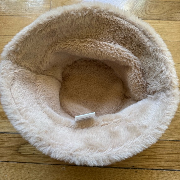 NWOT Steve Madden Tan faux shearling bucket Hat with Cream Fur - Picture 5 of 6